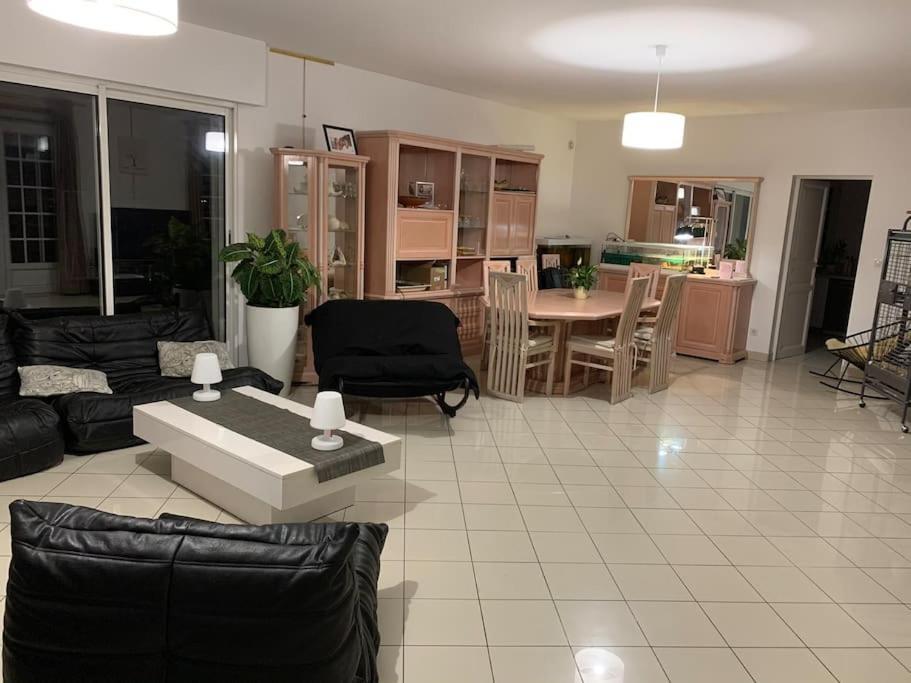 Casabina Appartement Entre Disney Et Paris Chelles  Ruang foto